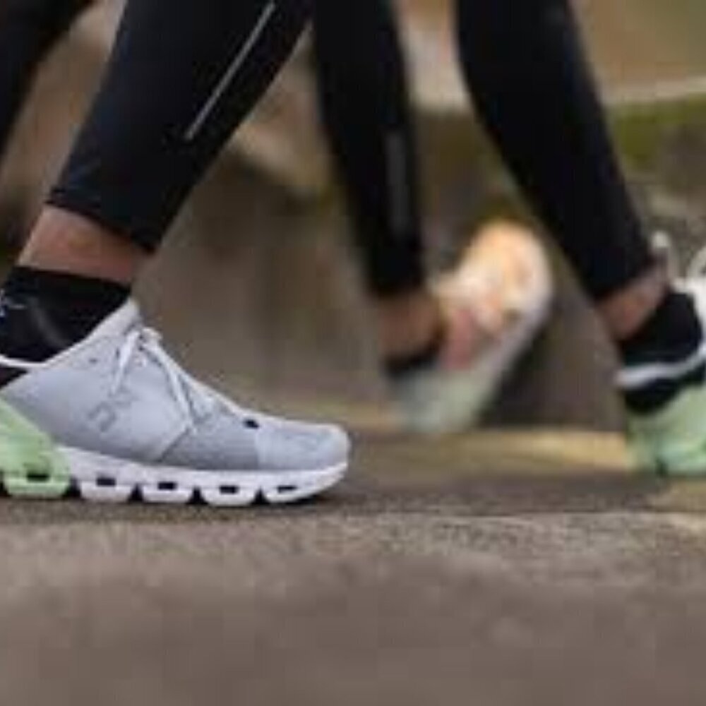 On Running Cloudflyer 4 Size Men's 8 Women's 9.5